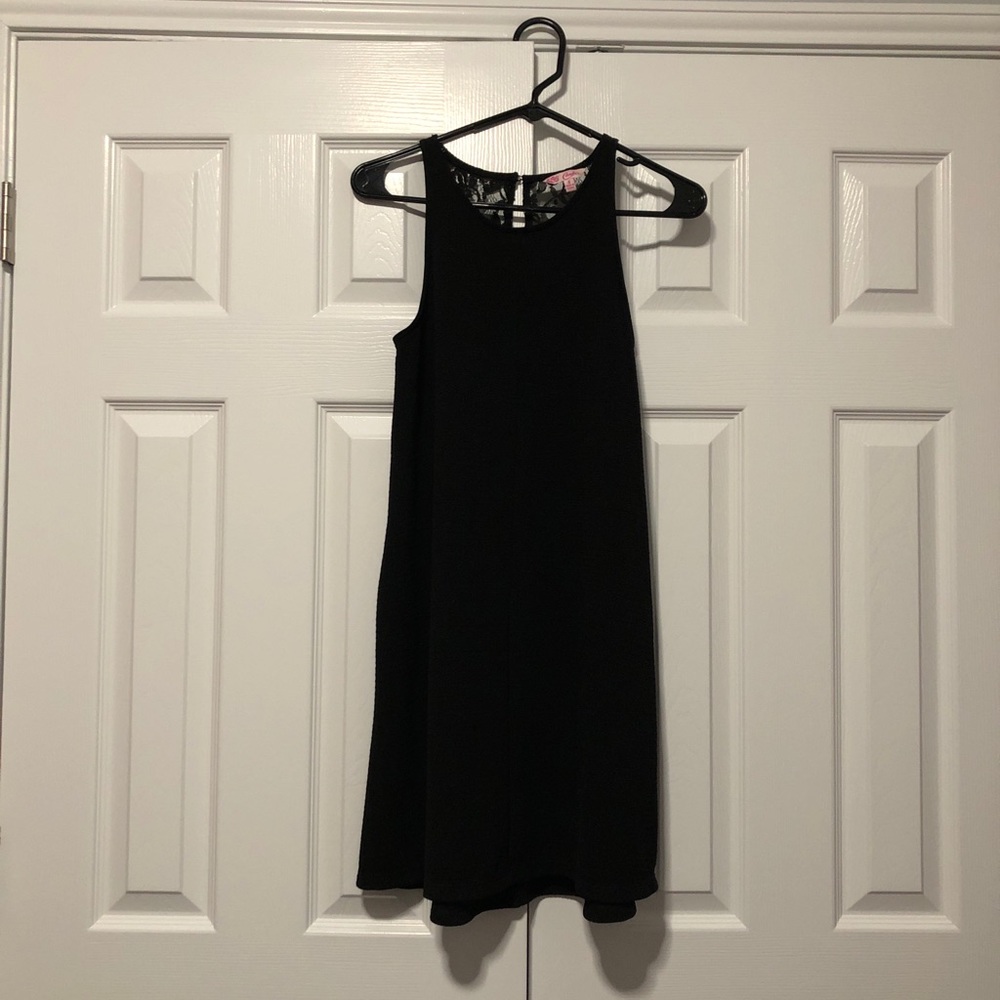 Candie’s Sleeveless Black Dress with pockets